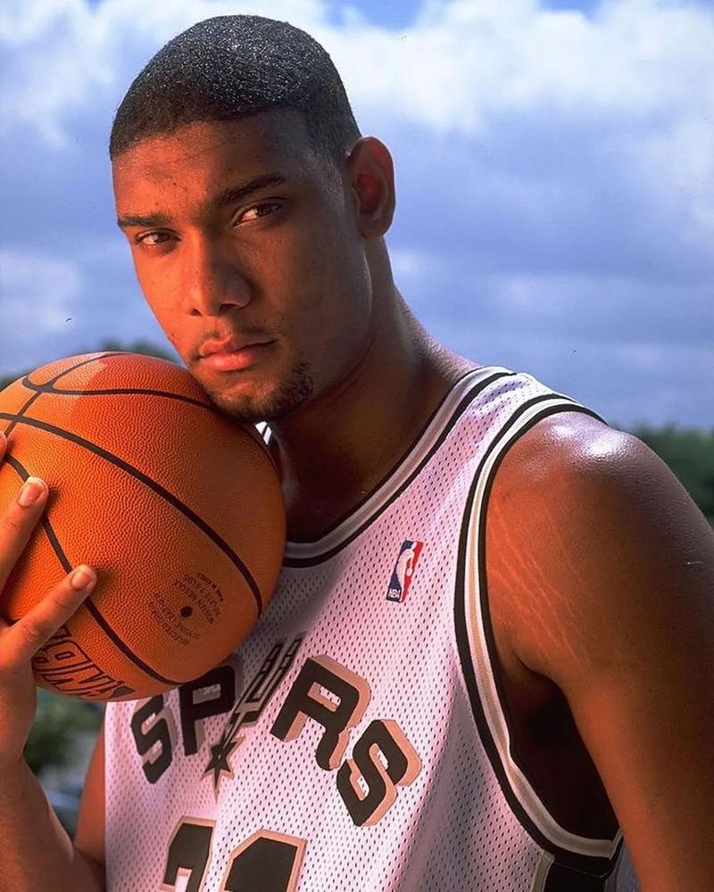 爷青回，维耶里社媒晒与大罗、巴乔、托蒂、卡纳瓦罗等人合照（众星同框！维耶里社媒晒与大罗、巴乔、托蒂、卡纳瓦罗等传奇合影）