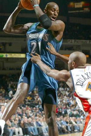 有何意味？萨拉赫社媒晒户外落叶景色图，并未配文（萨拉赫社媒晒落叶美景却无一字，意味几何？）