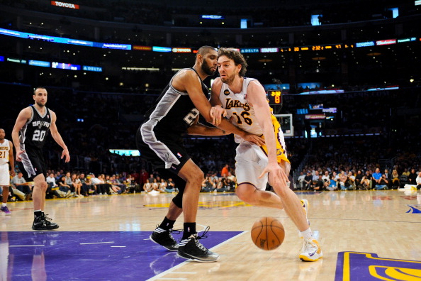 男双出战！国乒8-2力克法国取得混团六连胜（男双登场！国乒8比2击败法国，混团豪取六连胜）