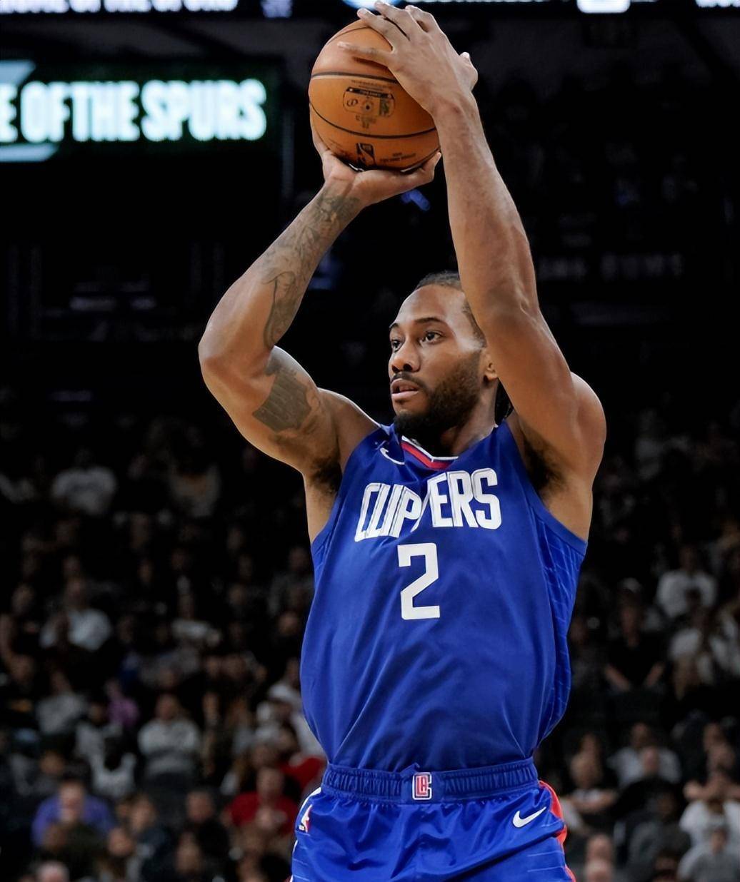 昂达夫连续6轮德甲进球，打破克林斯曼保持的斯图加特队史纪录（昂达夫德甲连场破门达6场，超越克林斯曼创斯图加特新纪录）