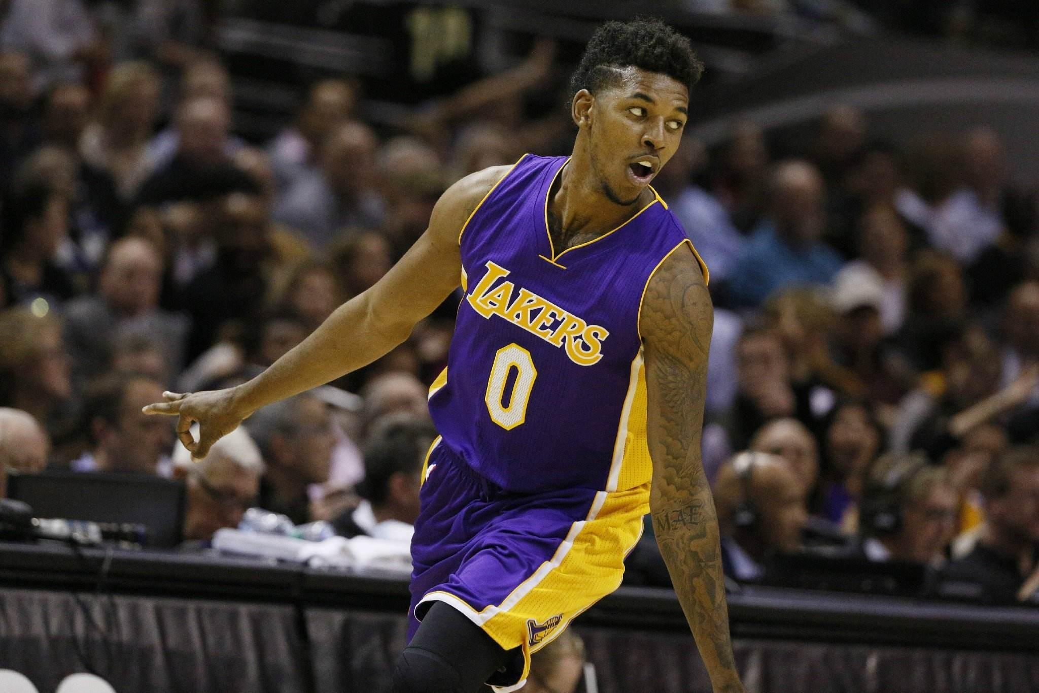 英超：曼联3-0大胜纽卡斯尔（英超战报：曼联3比0完胜纽卡斯尔）